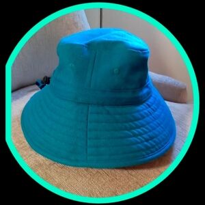 Coolibar Aqua Blue UPF 50 Sun Protected Kids Taylor Chin Strap Hat L/XL